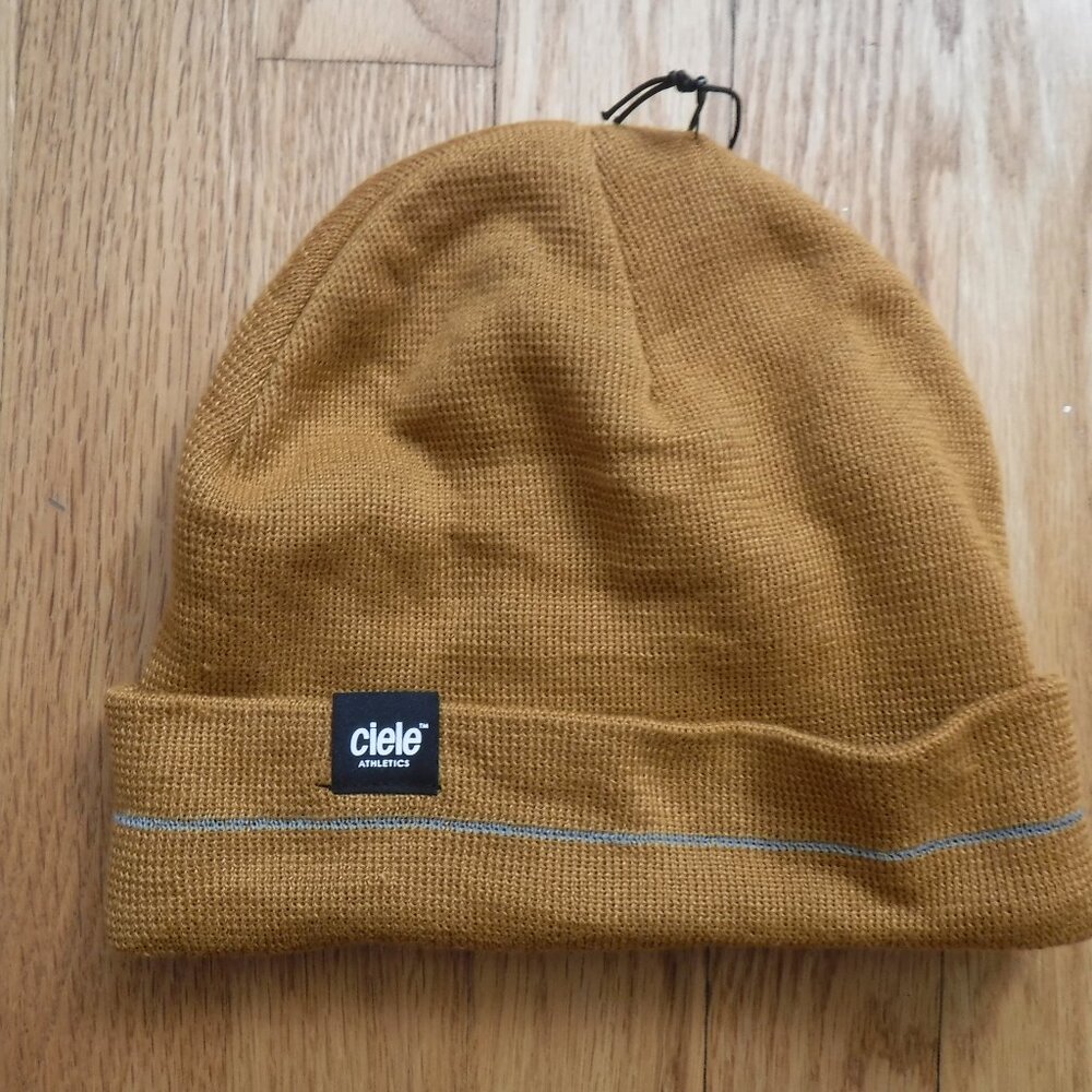 Ciele Winter Running Hat CR3 Beanie - Sable NWT
